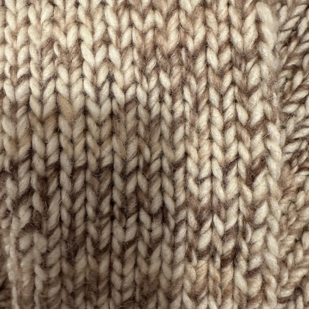 Banana Republic women’s Wool Blend Chunky Cable Knit Sweater – Size M - Picture 4 of 5